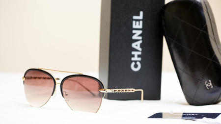 Designer Sunglasses: A Look at Timeless Styles and How to Wear Them